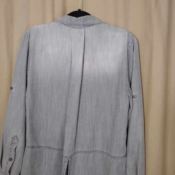 Cloth & Stone gray chambray button up blouse - Picture 8 of 15